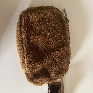 Lululemon Sherpa Belt bag